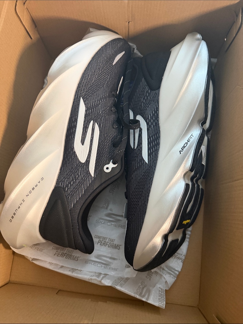 Skechers SKX Aero Burst Running Shoes Men's 12 Black White NIB